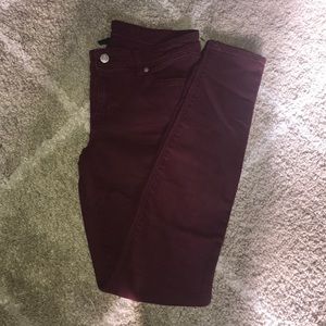 The Gap maroon legging style jeans